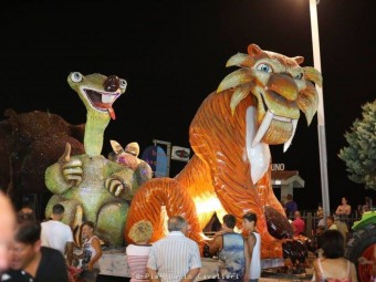 Parata di carri Compleanno Lido di Pomposa e Scacchi