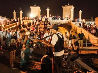 Buskers a Comacchio